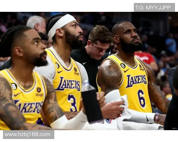 火箭与湖人第六场激战回顾：关键时刻与球星表现的精彩对决